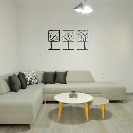 Alisahni Apartment Adamantas Exterior photo